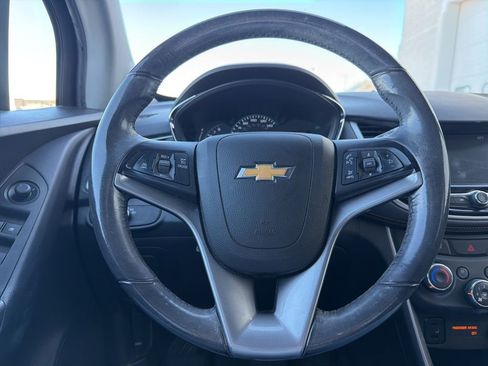 Used 2017 Chevrolet Trax LT w/ LT Convenience Package AWD/4WD image 10