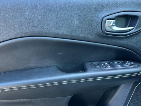 Used 2021 Jeep Compass Latitude w/ Sun and Sound Group image 11