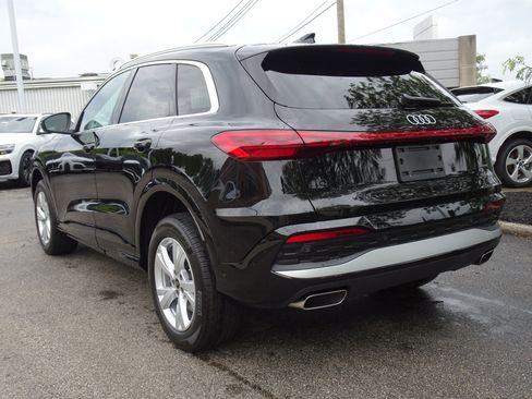 Used 2025 Audi Q5 Premium w/ Convenience Package AWD/4WD image 3