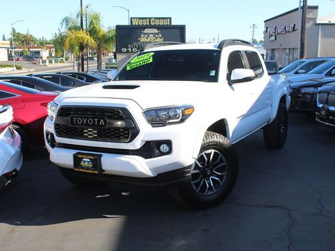 Used 2019 Toyota Tacoma TRD Sport w/ Technology Package RWD image 34