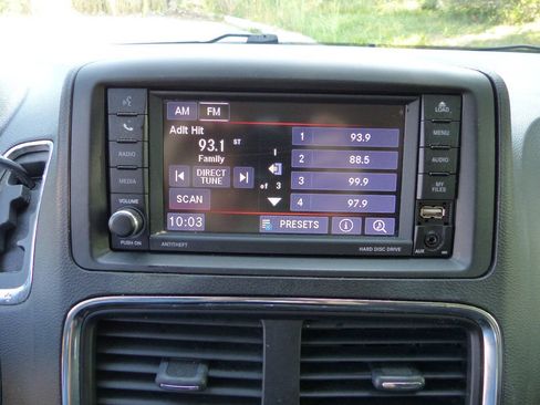 Used 2019 Dodge Grand Caravan SE FWD image 28