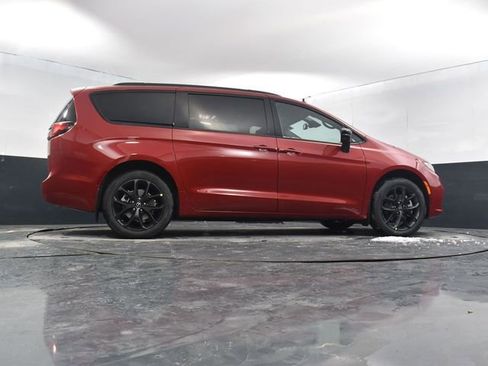 New 2026 Chrysler Pacifica Select image 52