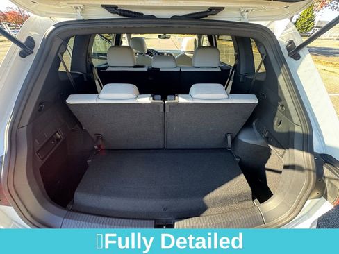 Used 2021 Volkswagen Tiguan SE R-Line w/ 3rd Row Seat Package image 30