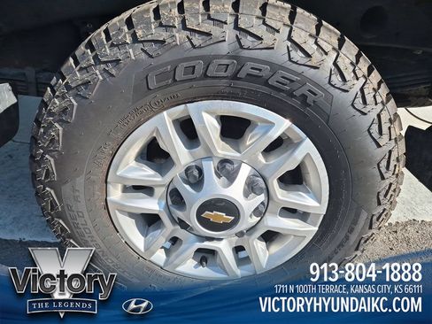 Used 2025 Chevrolet Silverado 2500 LT w/ Convenience Package AWD/4WD image 26