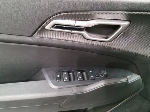 Used 2024 Kia Sportage LX FWD image 27