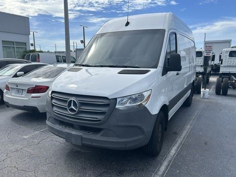 Used 2023 Mercedes-Benz Sprinter 2500 image 5