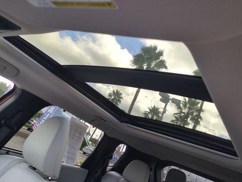 Used 2025 Mitsubishi Outlander SEL image 19