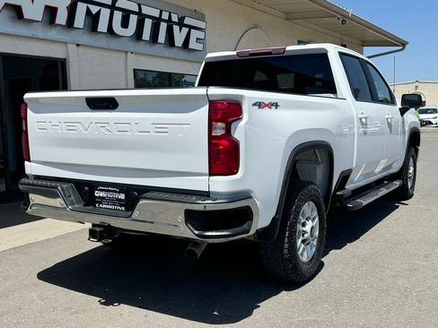 Used 2022 Chevrolet Silverado 2500 LT AWD/4WD image 4