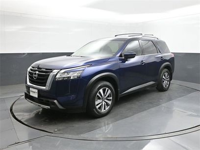 Used 2023 Nissan Pathfinder SL w/ Lighting Package (N92)