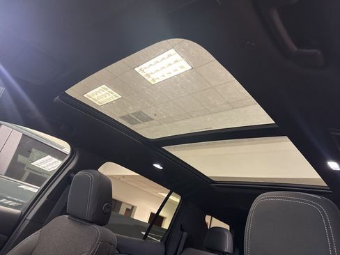 New 2026 Chevrolet Traverse LT w/ Sun and Wheel Package image 11