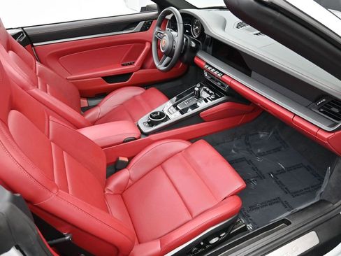 Used 2020 Porsche 911 Carrera S image 9