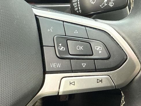 Used 2024 Volkswagen Tiguan SE image 22