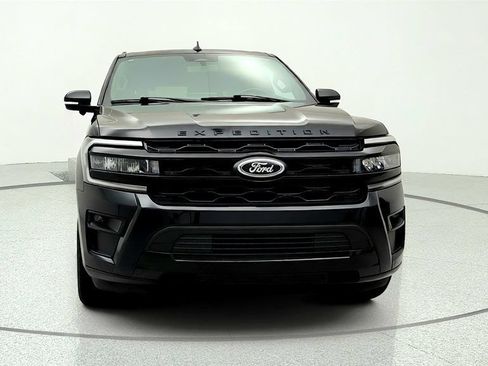 Used 2023 Ford Expedition Max Limited AWD/4WD image 2