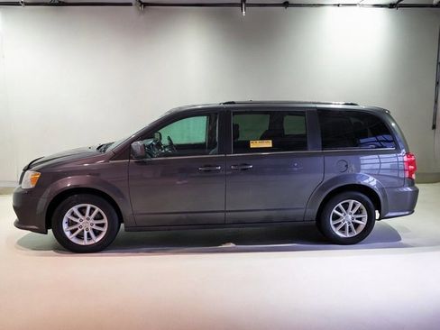 Used 2018 Dodge Grand Caravan SXT image 15