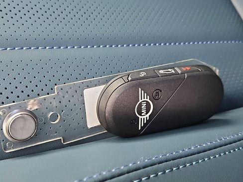 Used 2023 Ford Explorer XLT w/ Equipment Group 202A image 33