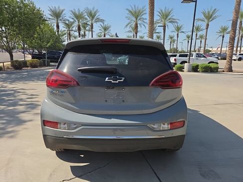 Used 2019 Chevrolet Bolt Premier w/ Infotainment Package FWD image 4