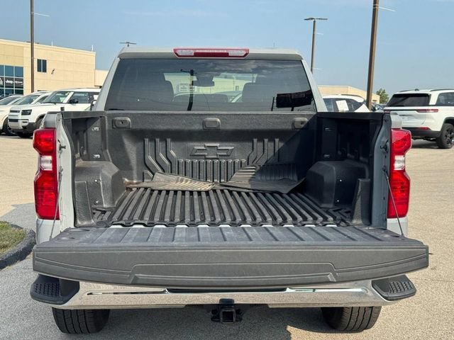Used 2024 Chevrolet Silverado 1500 LT AWD/4WD image 5
