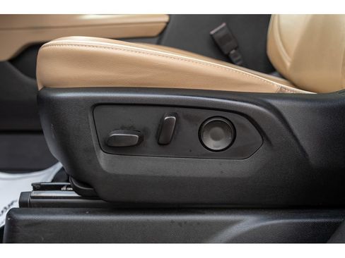 Used 2021 Chevrolet Tahoe Premier w/ Premium Package RWD image 15