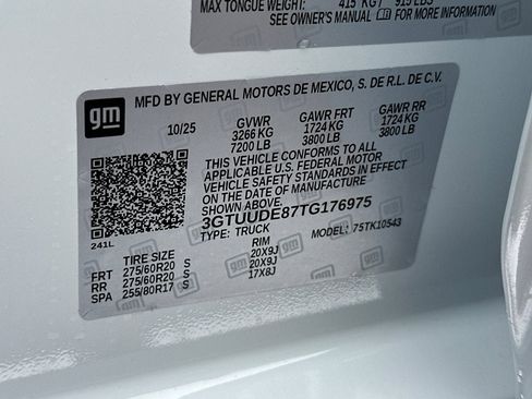 New 2026 GMC Sierra 1500 SLT w/ SLT Premium Package image 23