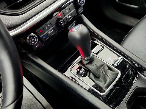 Used 2022 Jeep Compass Latitude w/ Sun and Sound Group image 17