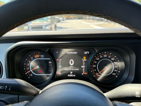 Used 2024 Jeep Wrangler Unlimited Sport AWD/4WD image 16