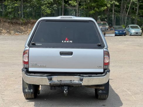 Used 2012 Toyota Tacoma 4x4 Access Cab V6 w/ TRD Off-Road Pkg image 5