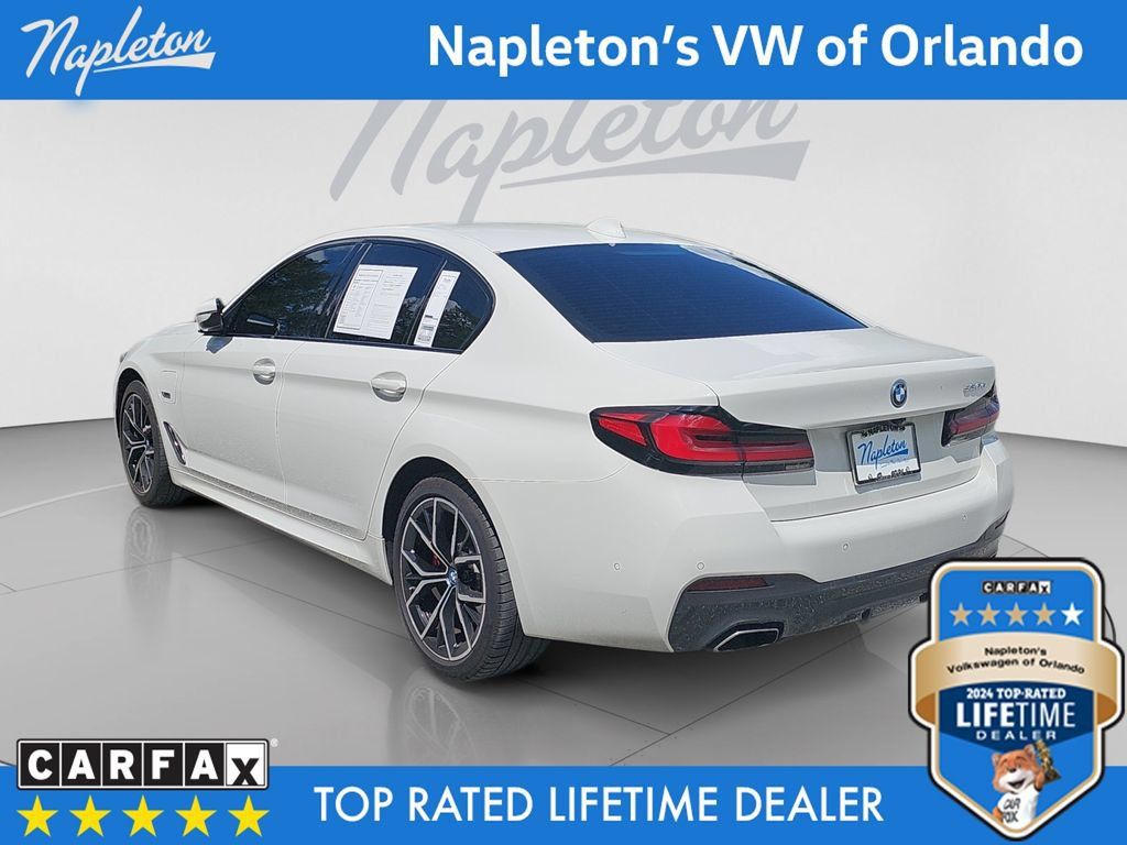 Used 2022 BMW 530e w/ M Sport Package RWD image 3