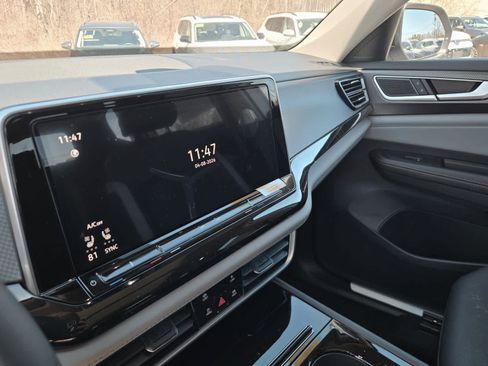 New 2026 Volkswagen Atlas Peak Edition AWD/4WD image 16