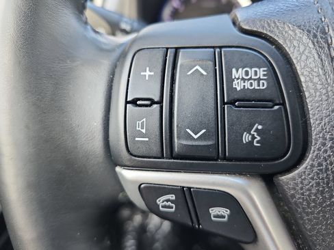 Used 2015 Toyota Highlander XLE FWD image 30
