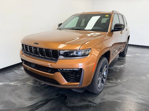 New 2026 Jeep Grand Cherokee Limited AWD/4WD image 4