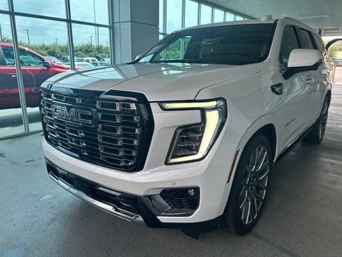 Used 2025 GMC Yukon Denali Ultimate AWD/4WD image 4