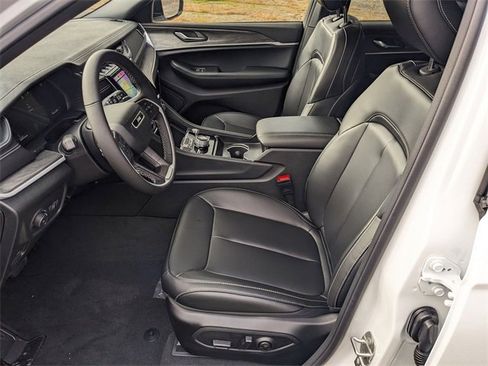 New 2024 Jeep Grand Cherokee L Limited image 6