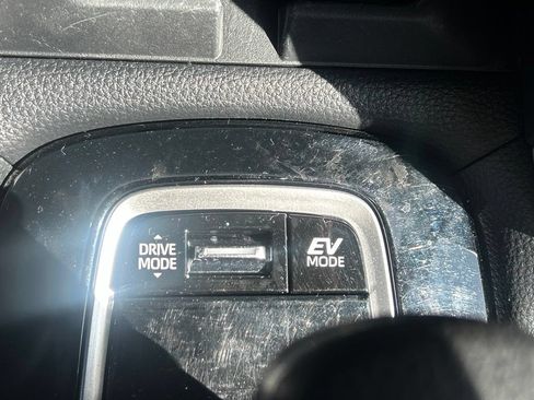 Used 2024 Toyota Corolla Cross AWD Hybrid image 28