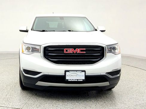 Used 2019 GMC Acadia SLE w/ LPO, Floor Liner Package image 2