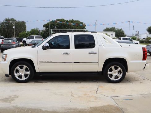 Used 2012 Chevrolet Avalanche LTZ RWD image 6