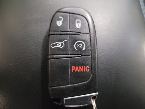 Used 2018 Jeep Grand Cherokee Laredo AWD/4WD image 32