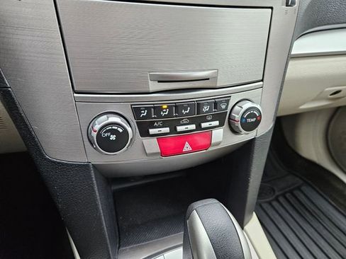 Used 2011 Subaru Outback 2.5i Premium AWD/4WD image 25