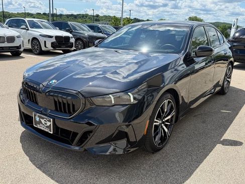 Used 2024 BMW 540i xDrive w/ Premium Package AWD/4WD image 8