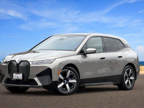 Used 2025 BMW iX M60 image 1