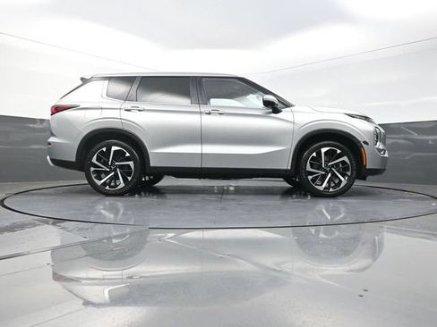 Used 2024 Mitsubishi Outlander SE AWD/4WD image 38