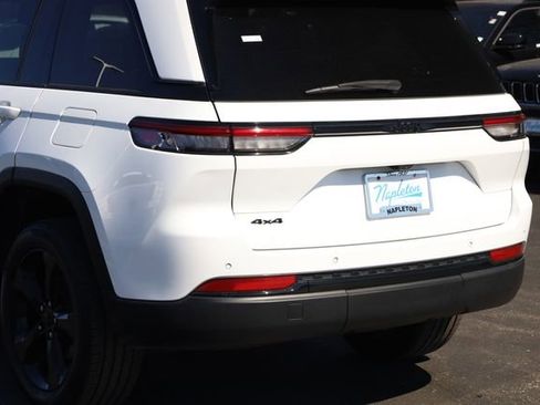 Used 2022 Jeep Grand Cherokee Altitude image 7