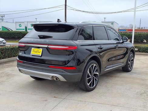 Used 2024 Lincoln Corsair Reserve image 2