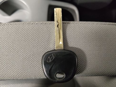 Used 2014 Hyundai Accent GLS image 32