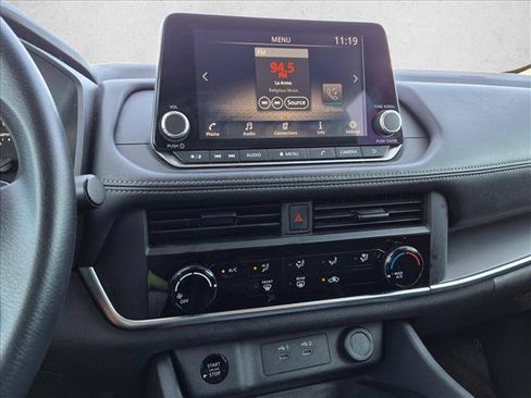 Used 2024 Nissan Rogue S FWD image 8