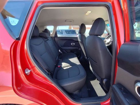 Used 2016 Kia Soul + FWD image 34