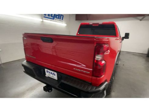 Used 2025 Chevrolet Silverado 2500 Custom w/ Custom Value Package image 8