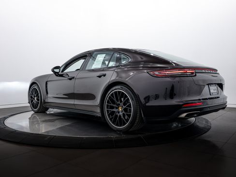 Certified 2017 Porsche Panamera image 3