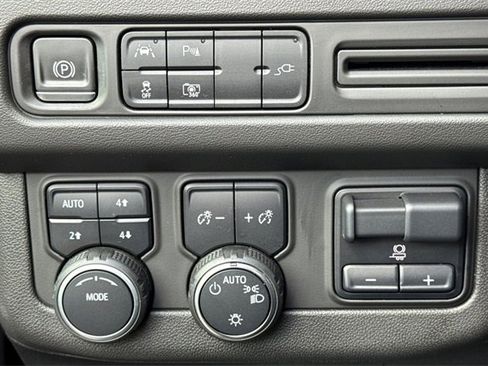 Used 2022 Chevrolet Tahoe LT w/ Luxury Package image 43