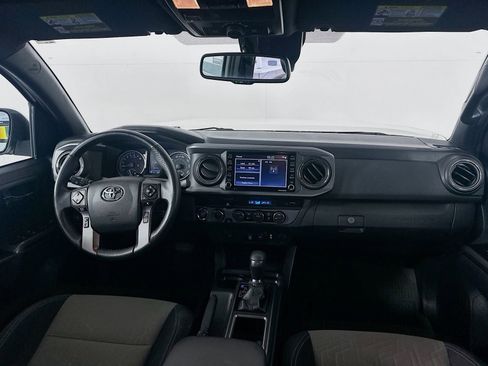 Used 2021 Toyota Tacoma TRD Off-Road AWD/4WD image 21