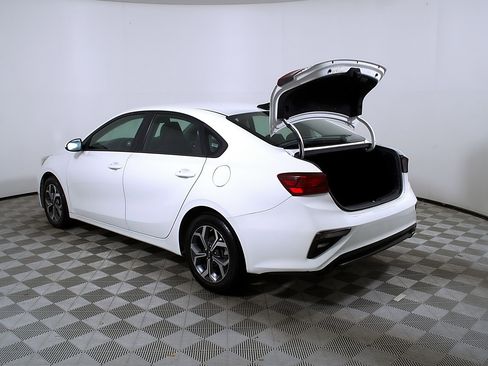 Used 2021 Kia Forte LXS FWD image 11